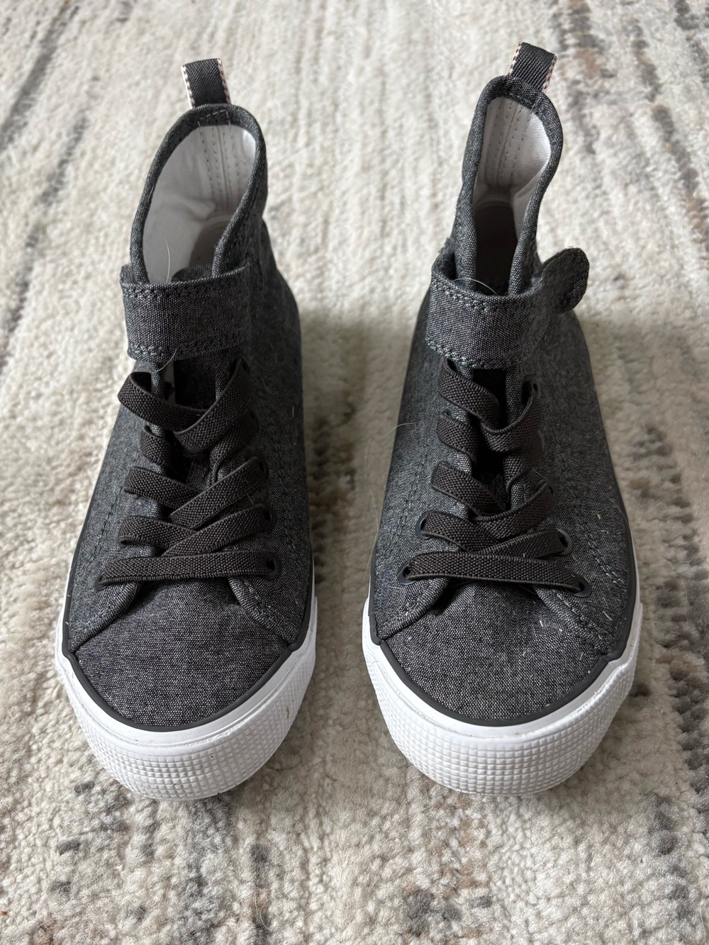 Boys Youth Size 2 High Top Slip-On Canvas Grey Shoes EUC